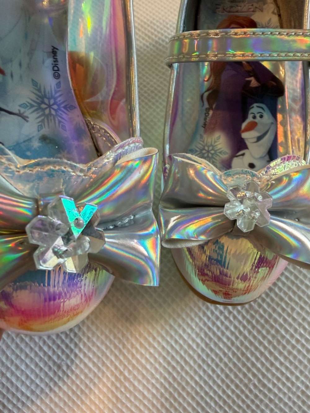 Disney Iridescent Silver Frozen Mary Jane Shoes with Bow Size 8 Kids - Picture 14 of 15